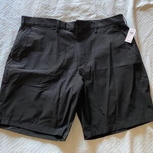 GAP Men's Shorts ~ Black ~ NWT~ 36 waist